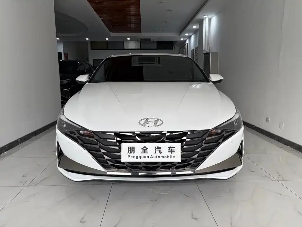 Hyundai Elantra — фото 7