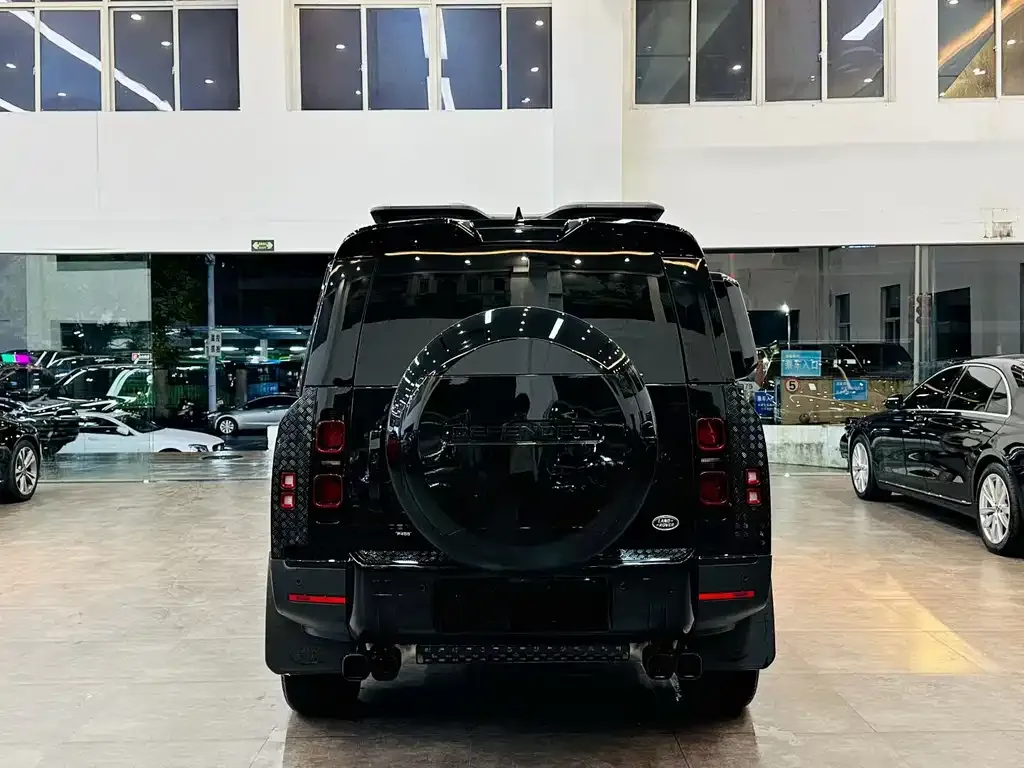 Land Rover Defender — фото 7