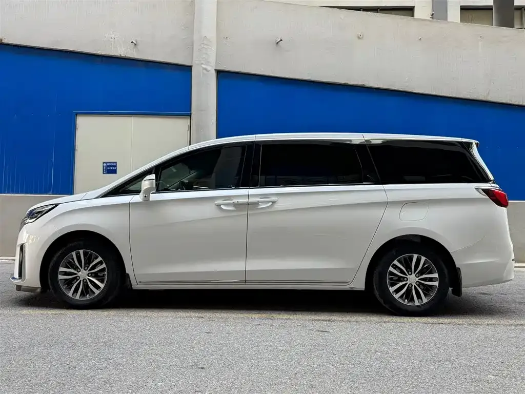 Buick GL8 2023 из CN, фото 10