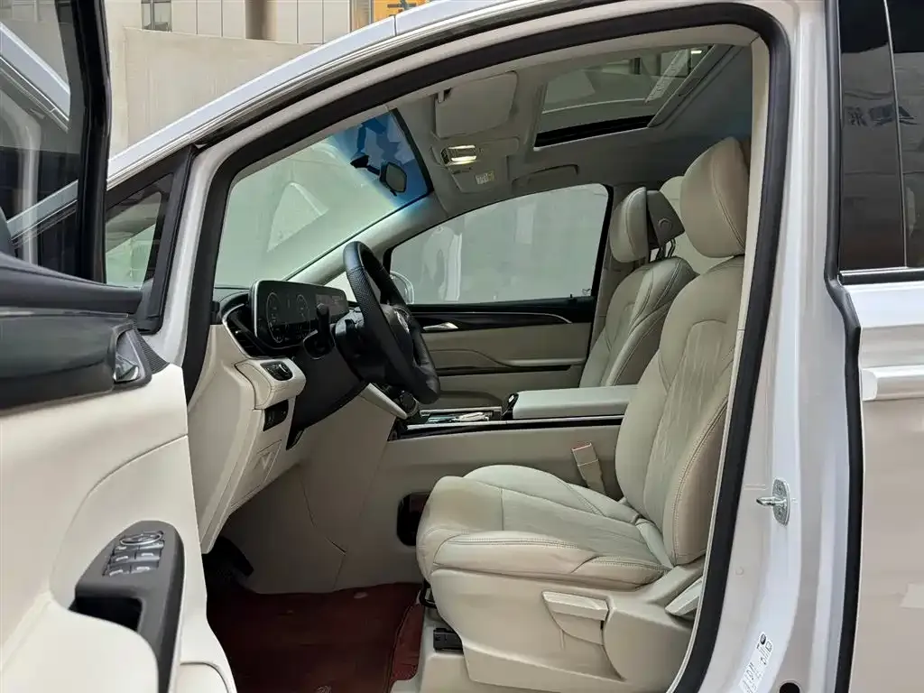 Buick GL8 2023 из CN, фото 7