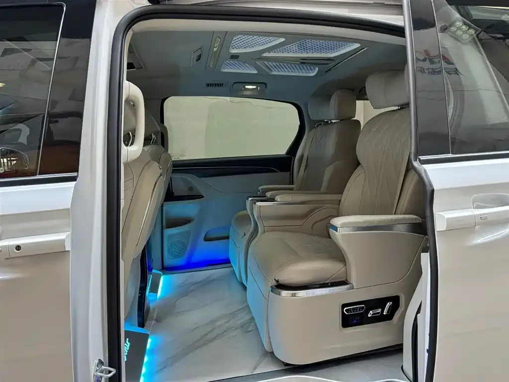 Buick GL8 2023 из CN, фото 8