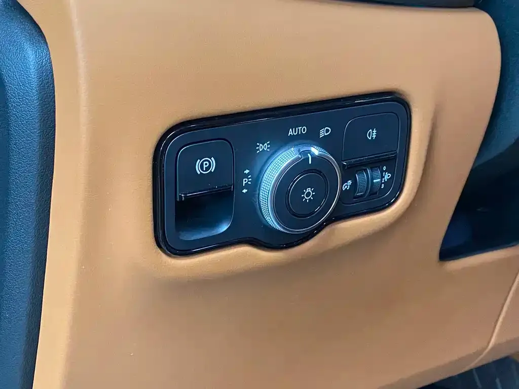 Mercedes-Benz Vito 2025 из CN, фото 4