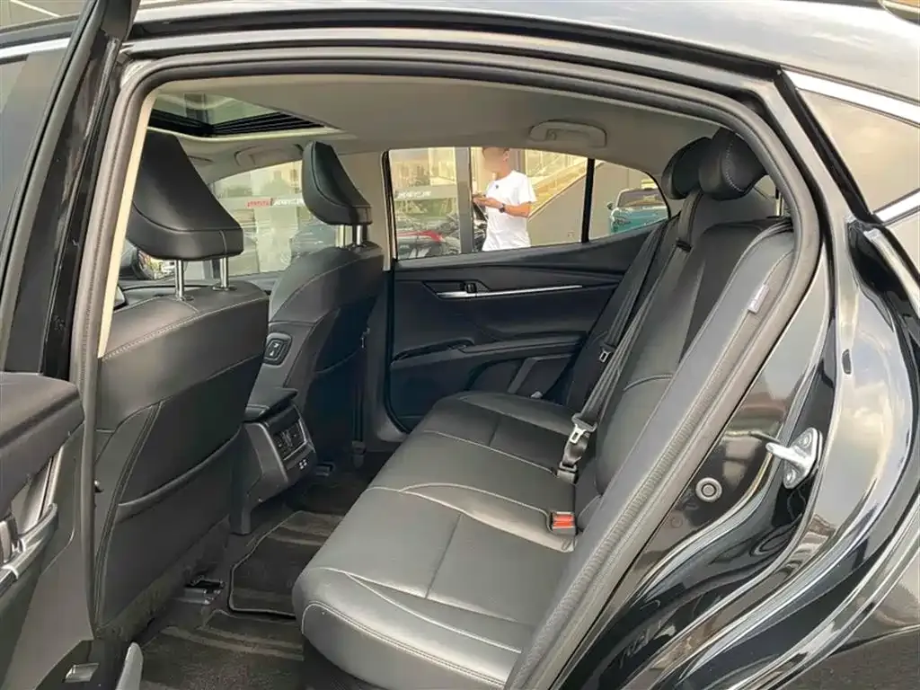 Toyota Camry 2025 из CN, фото 10