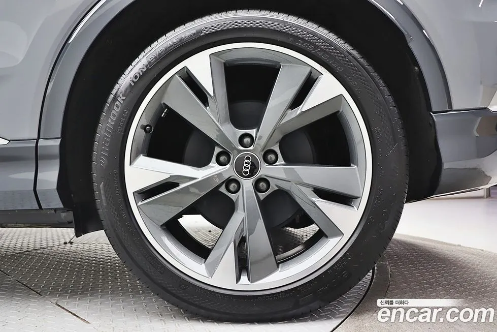 Audi Q4 e-tron 2022 из KR, фото 5