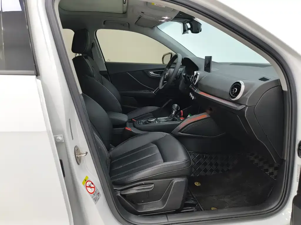 Audi Q2L 2023 из CN, фото 3