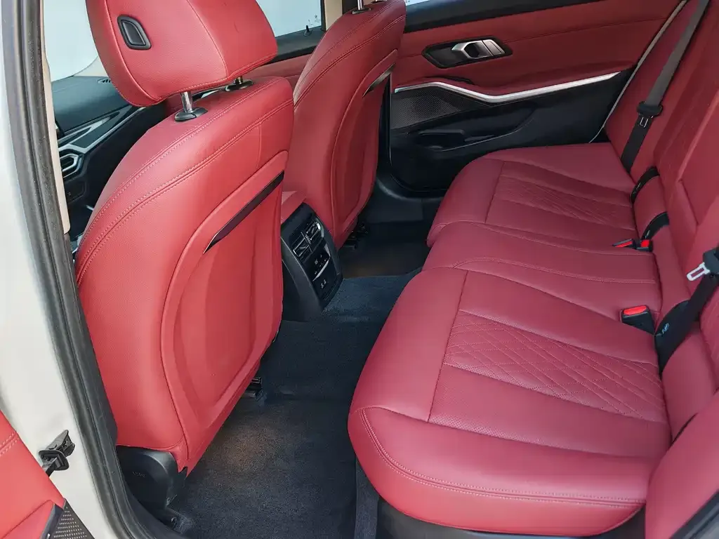 BMW 3 Series 2024 из CN, фото 10