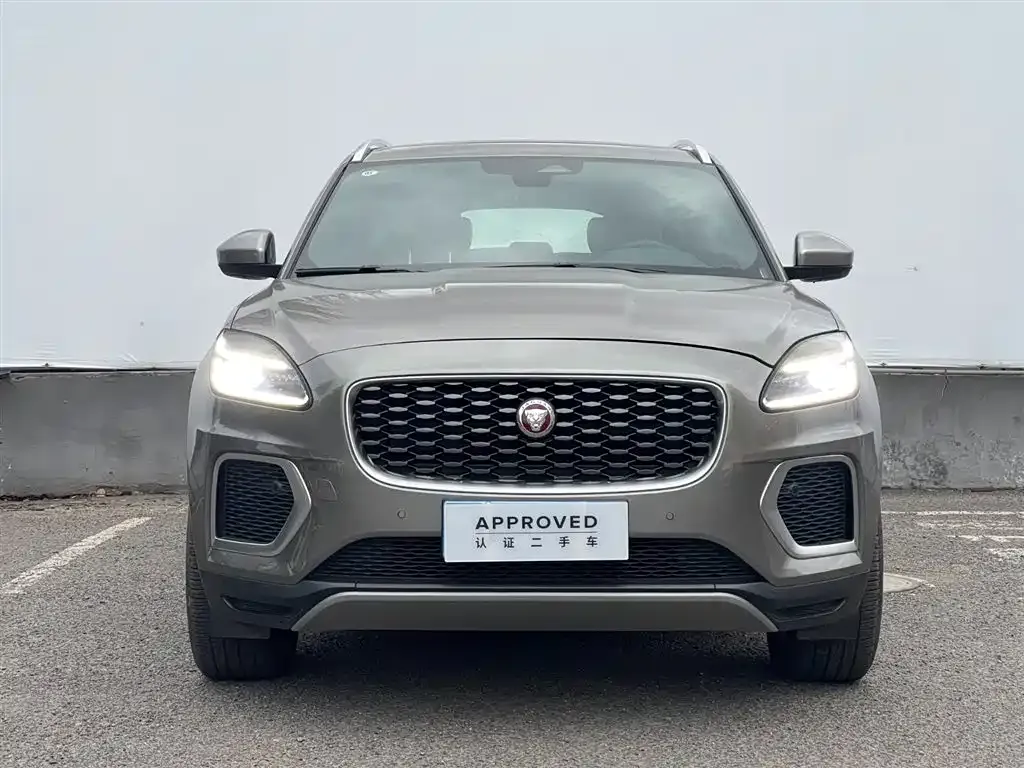 Jaguar E-PACE — фото 2
