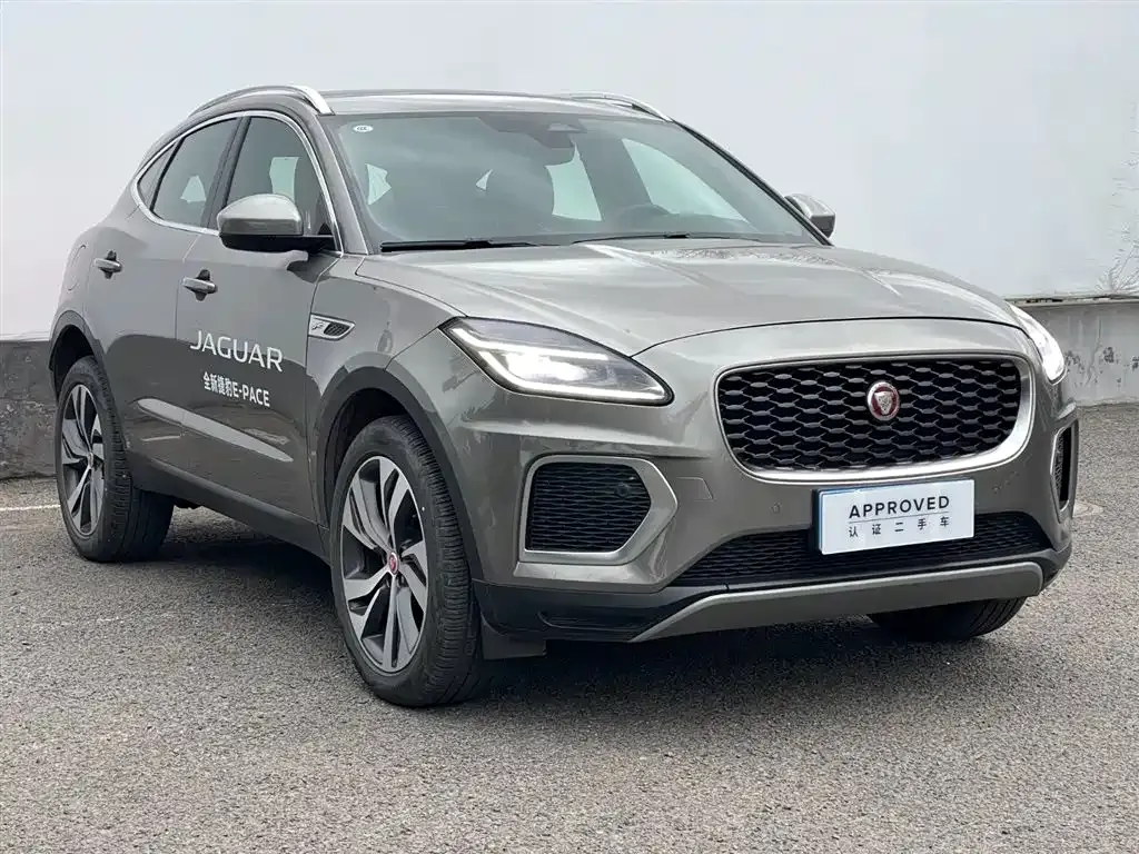 Jaguar E-PACE — фото 3