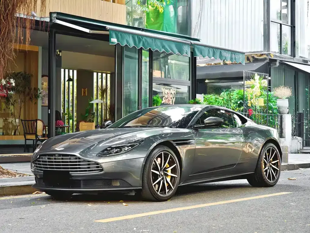 Aston Martin DB11 2021 из CN, фото 1