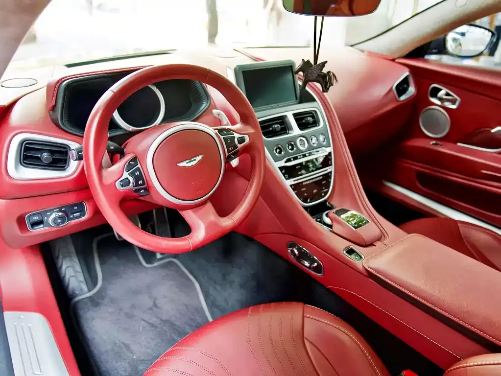 Aston Martin DB11 2021 из CN, фото 6