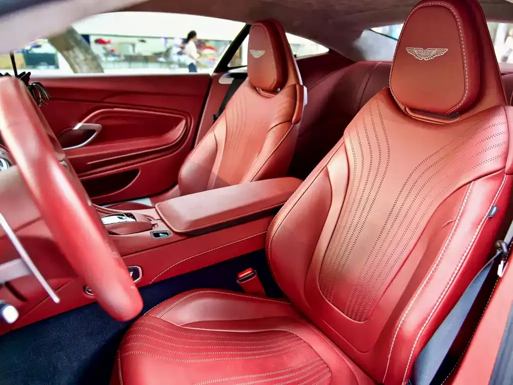 Aston Martin DB11 2021 из CN, фото 5