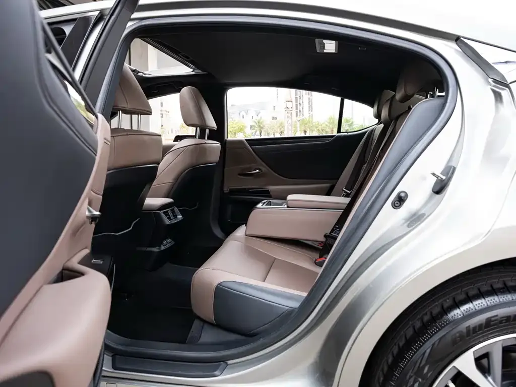 Lexus ES 2024 из CN, фото 7