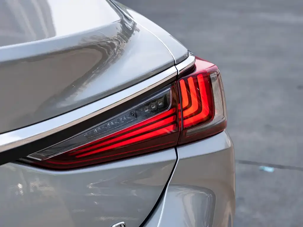 Lexus ES 2024 из CN, фото 9