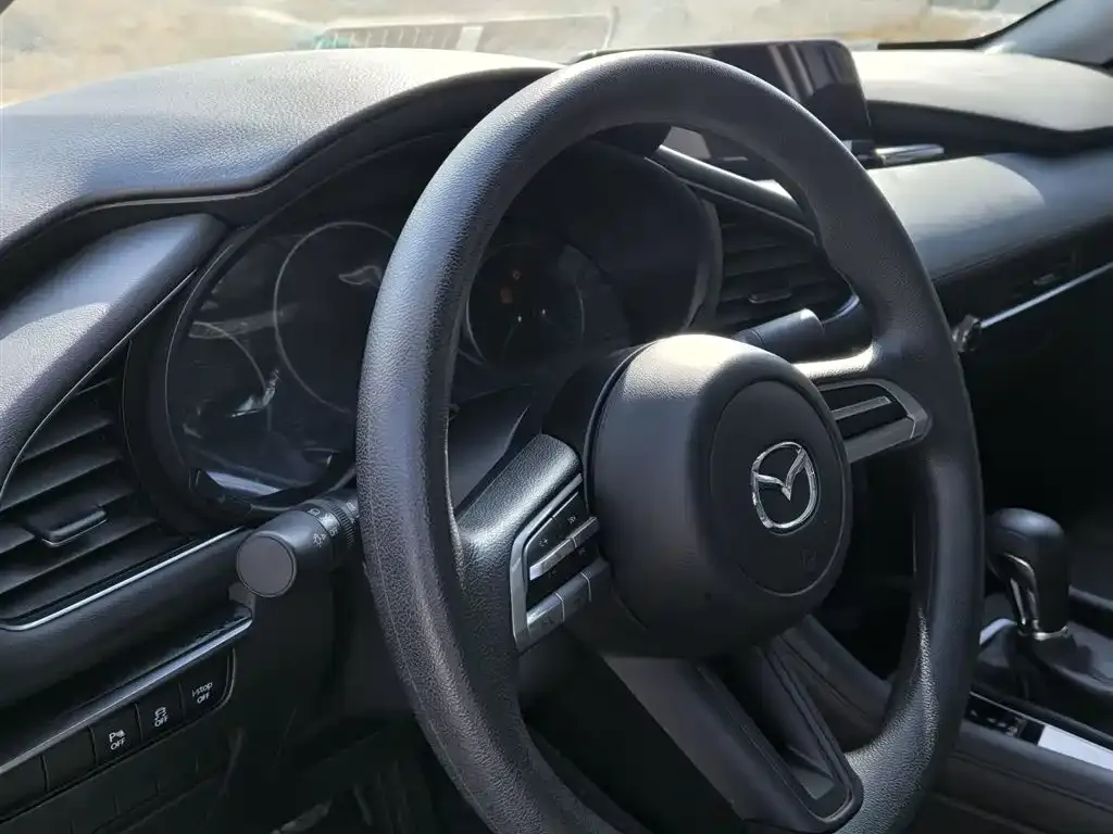 Mazda 3 Axela 2024 из CN, фото 4