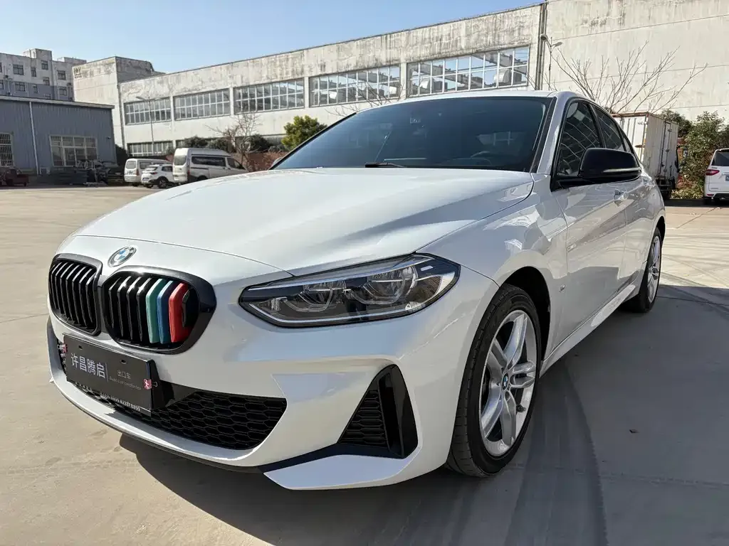 BMW 1 Series 2021 из CN, фото 1