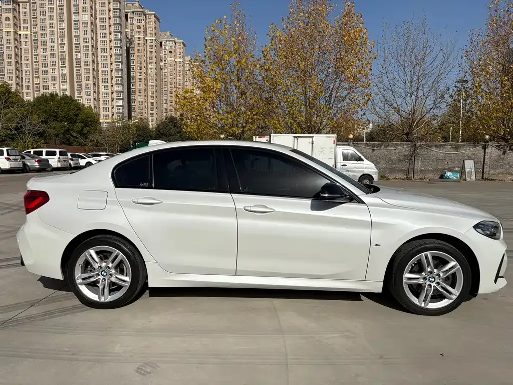 BMW 1 Series 2021 из CN, фото 10
