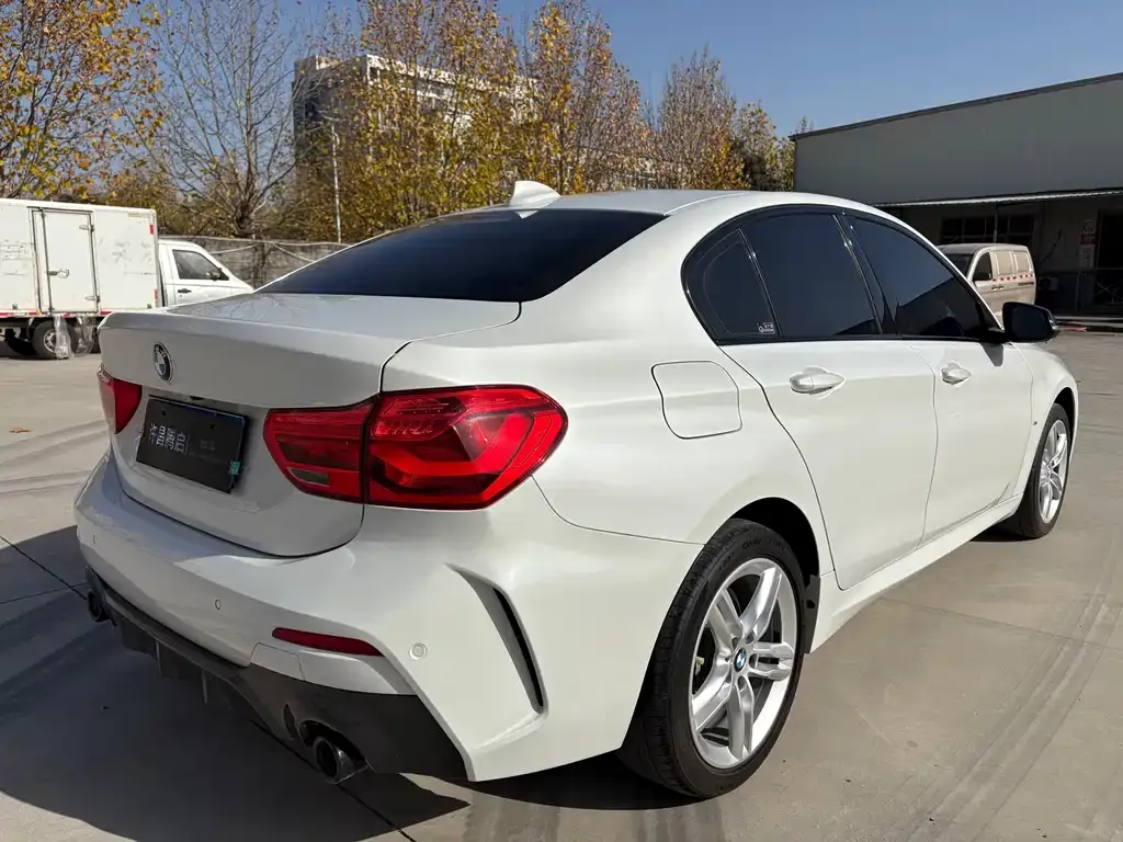 BMW 1 Series 2021 из CN, фото 8