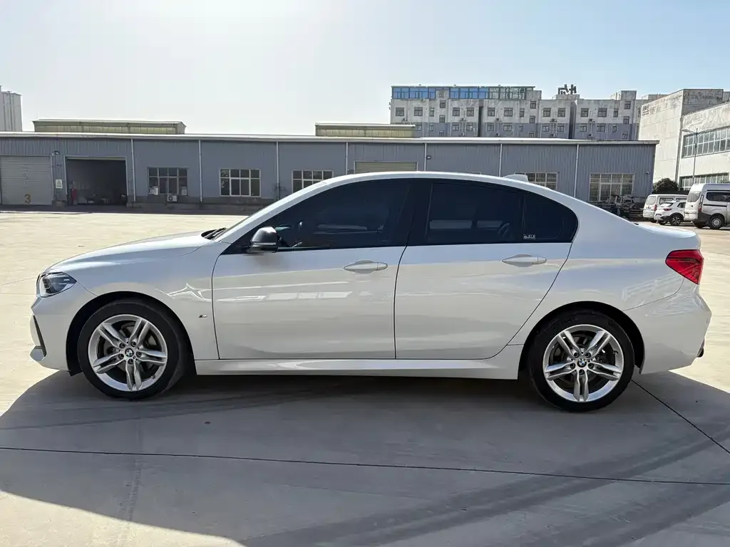BMW 1 Series 2021 из CN, фото 7