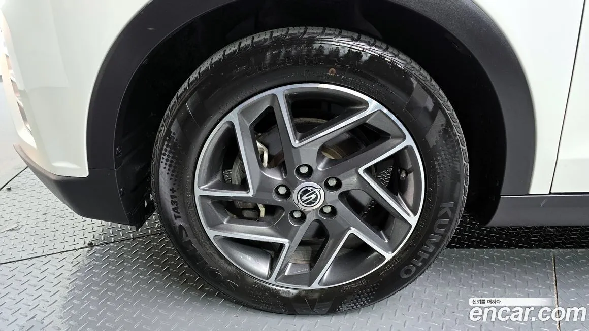 KG Mobility (Ssangyong) TIBOLI 2022 из KR, фото 4