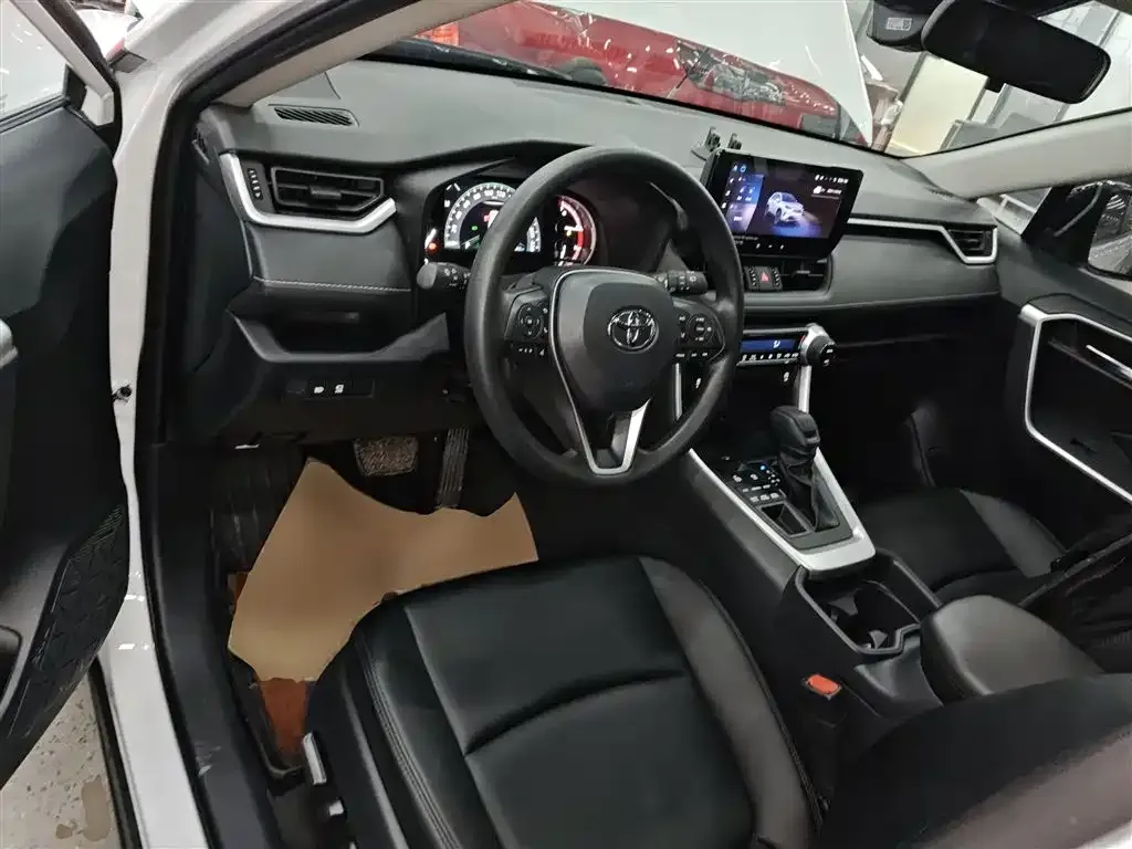 Toyota RAV4 2023 из CN, фото 8