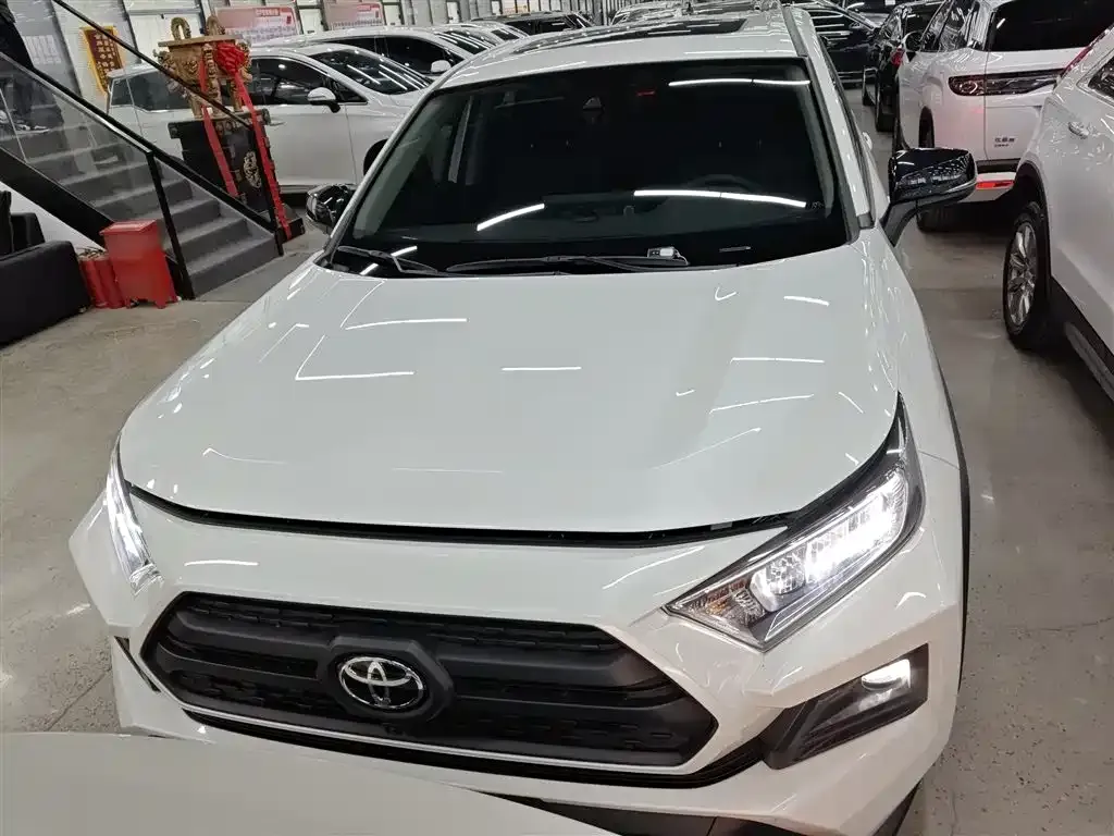 Toyota RAV4 2023 из CN, фото 9