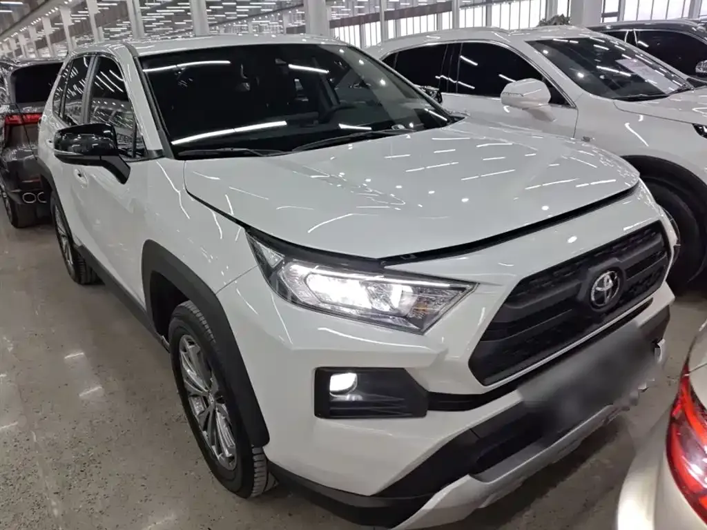 Toyota RAV4 2023 из CN, фото 4