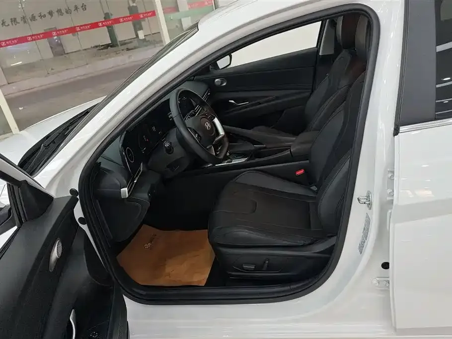 Hyundai Elantra 2024 из CN, фото 3