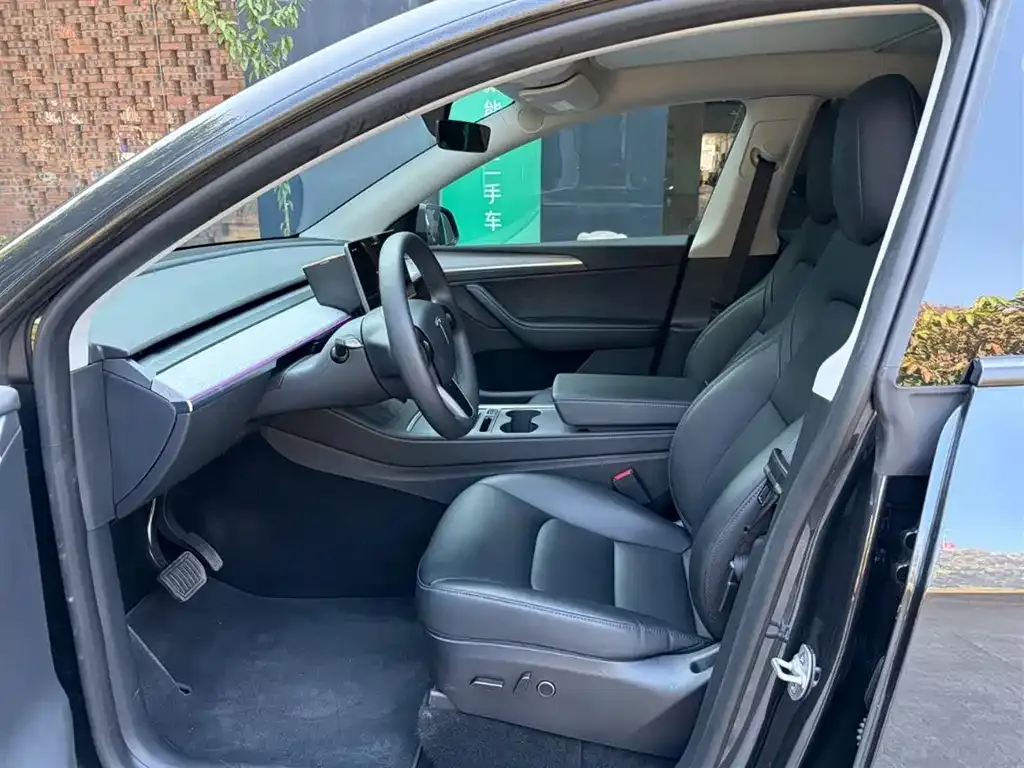 Tesla Model Y 2024 из CN, фото 2