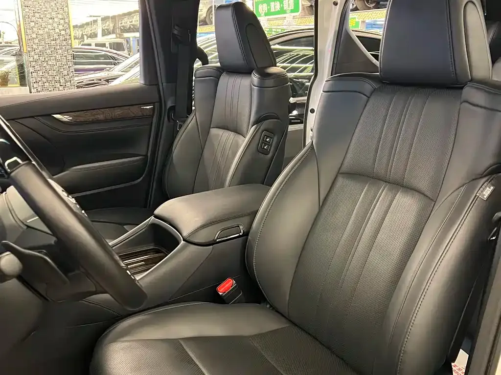 Toyota Vellfire 2024 из CN, фото 6