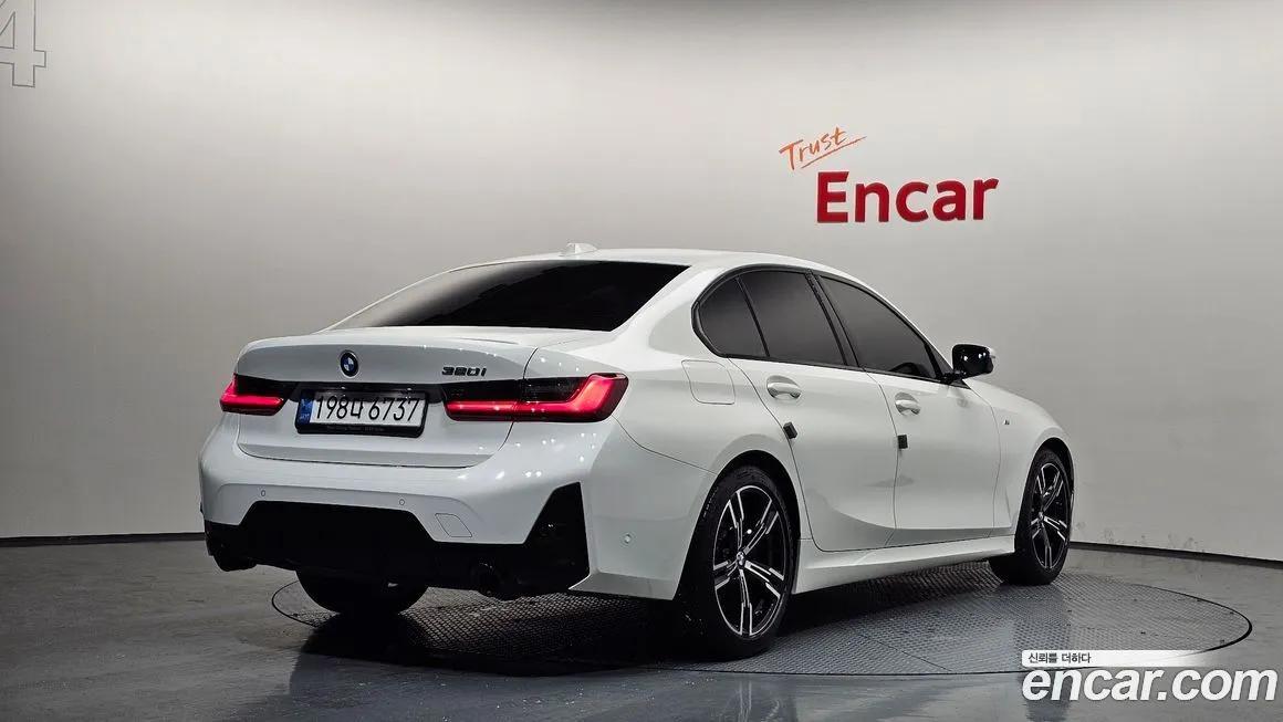 BMW 3-Series 2023 из KR, фото 10