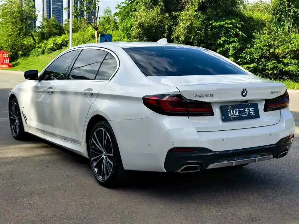 BMW 5 Series — фото 9