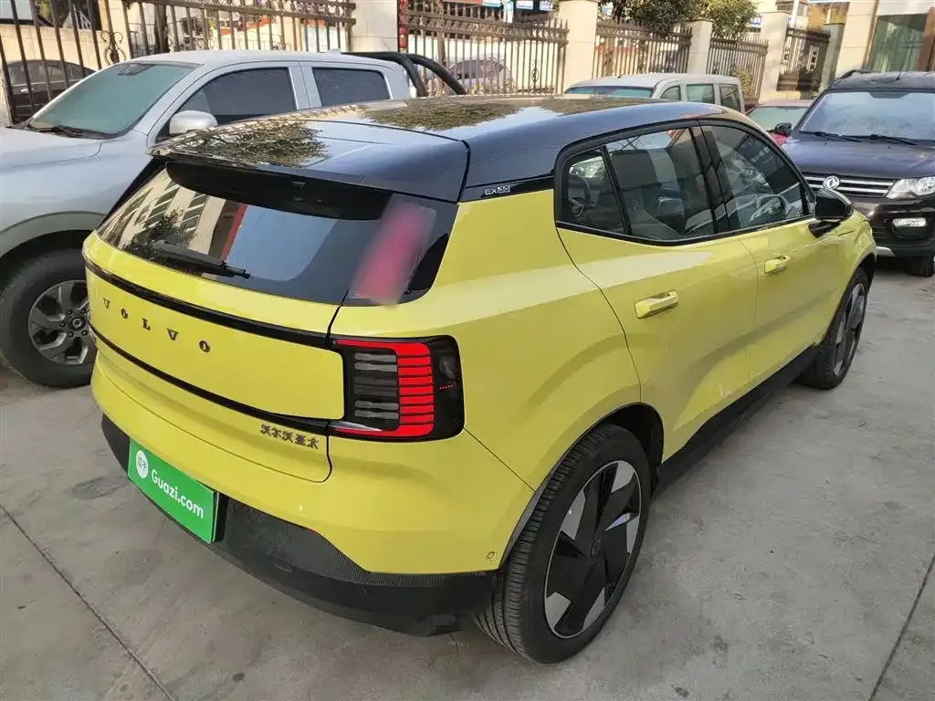 Volvo EX30 2024 из CN, фото 10