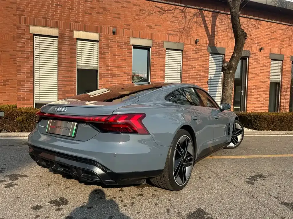 Audi e-tron GT 2024 из CN, фото 5