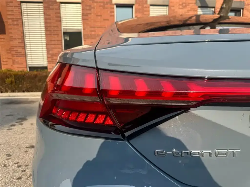 Audi e-tron GT 2024 из CN, фото 8
