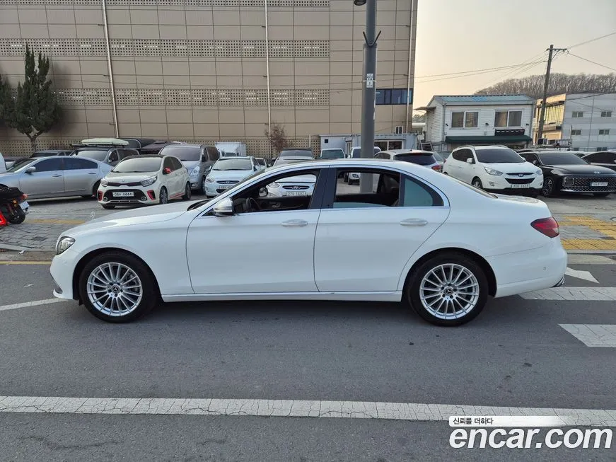 Mercedes-Benz E-Class 2021 из KR, фото 2