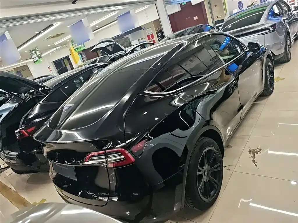 Tesla Model Y 2023 из CN, фото 5