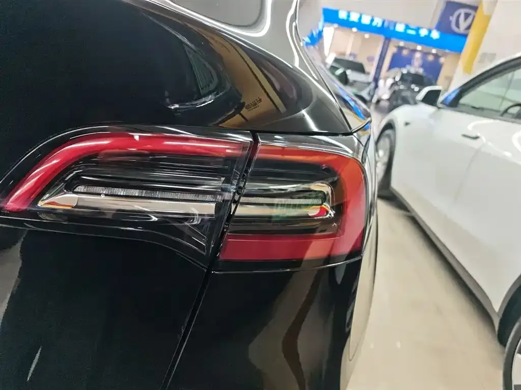 Tesla Model Y 2023 из CN, фото 3