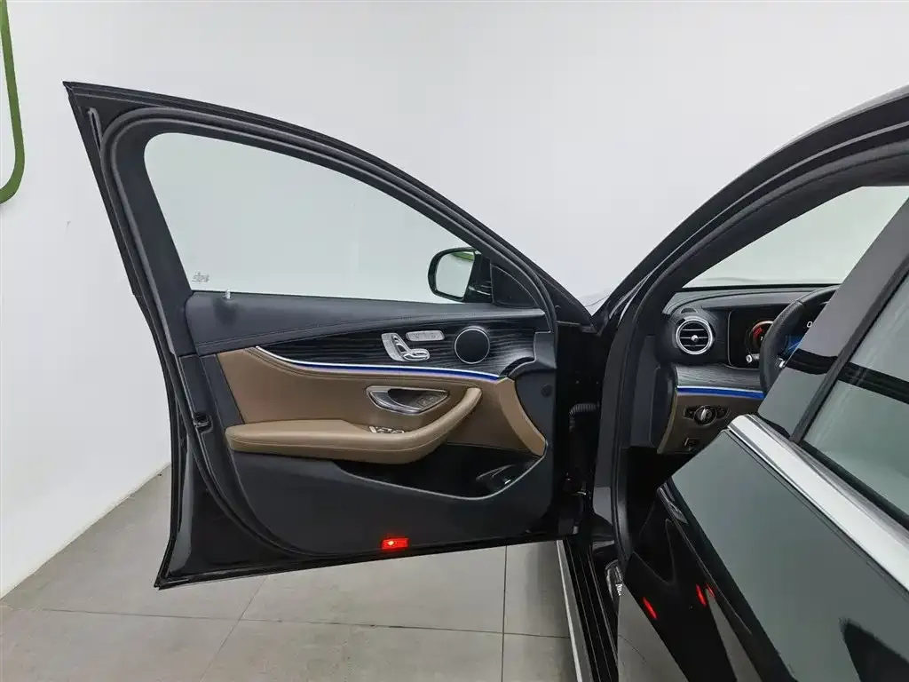 Mercedes-Benz E-Class 2023 из CN, фото 6