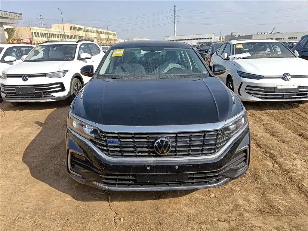 Volkswagen Passat New Energy — фото 4
