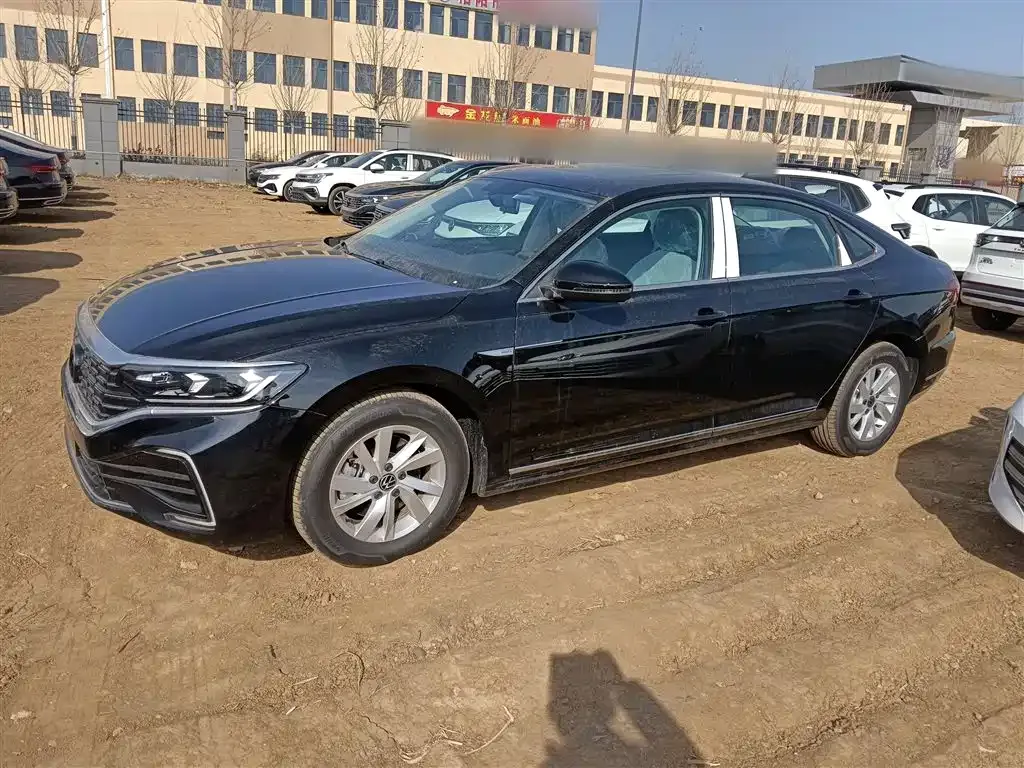 Volkswagen Passat New Energy — фото 3
