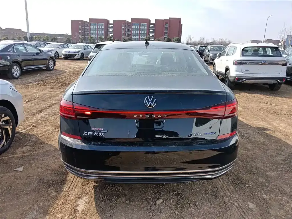 Volkswagen Passat New Energy — фото 9