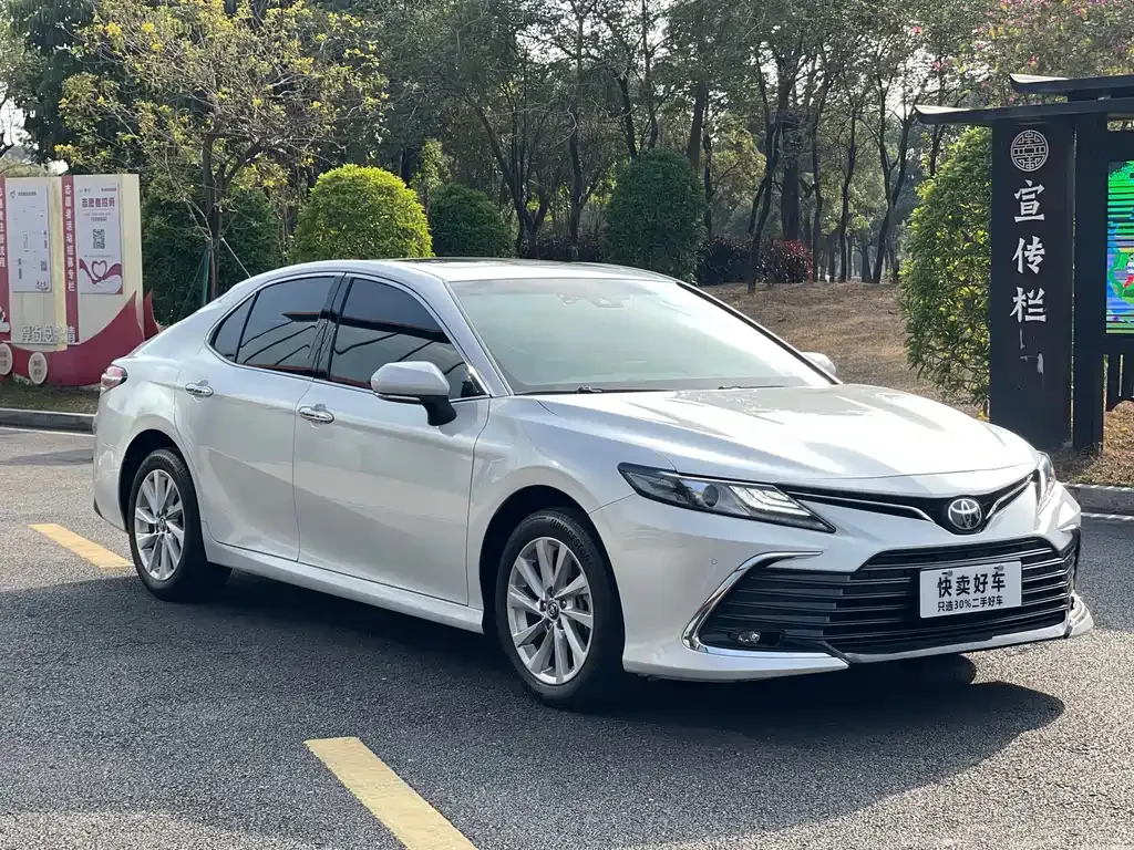 Toyota Camry 2023 из CN, фото 3