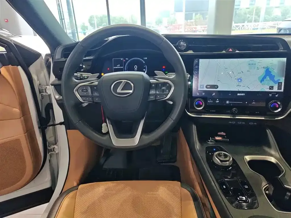 Lexus RZ — фото 3