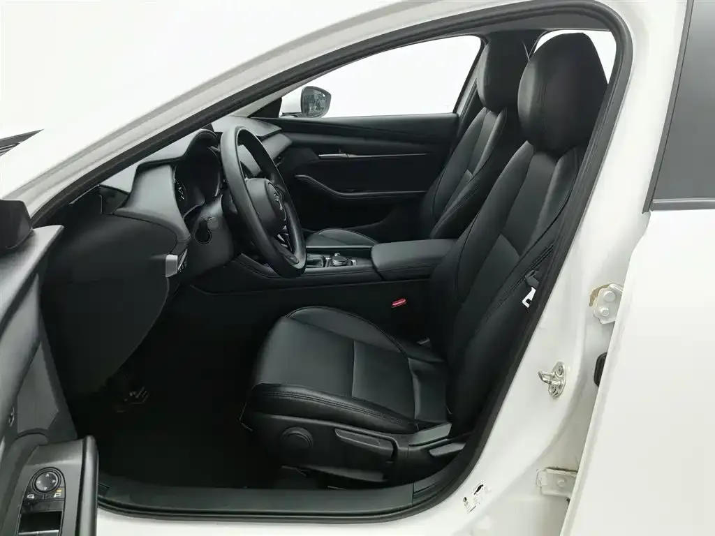 Mazda 3 Axela 2023 из CN, фото 10