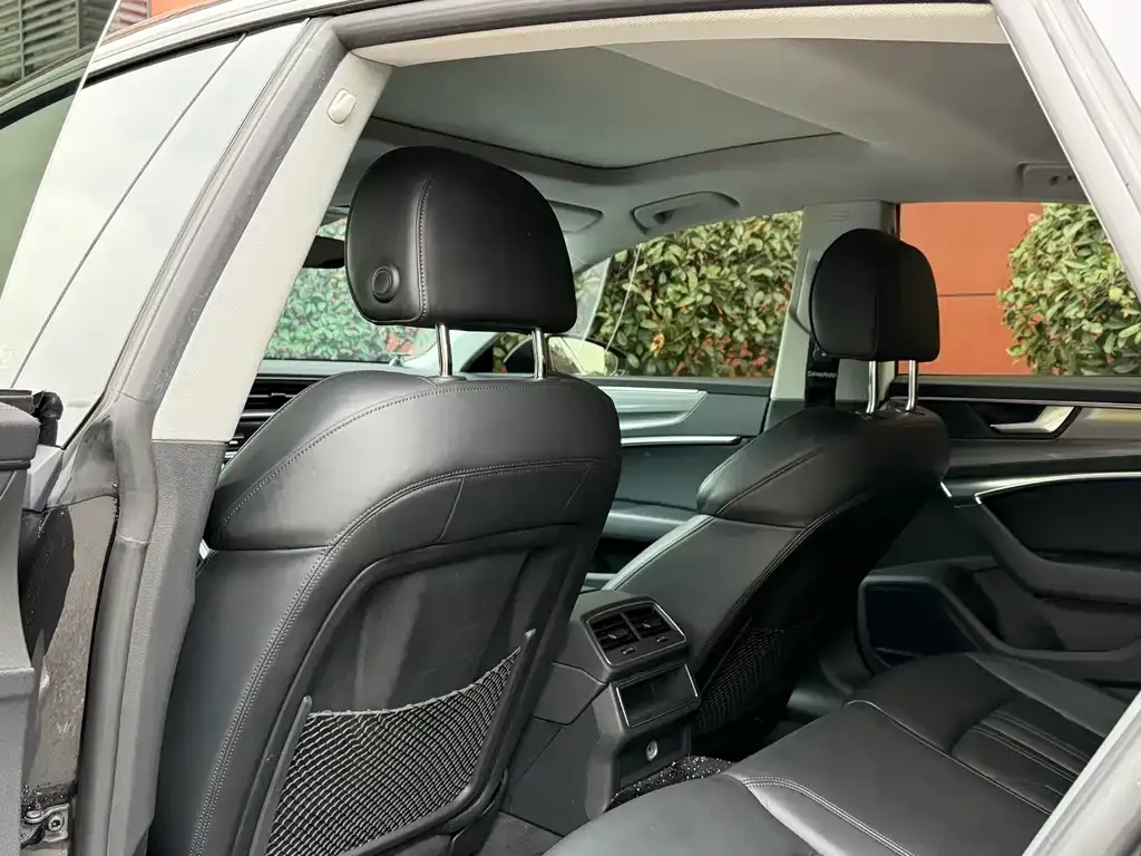 Audi A7 2021 из CN, фото 3