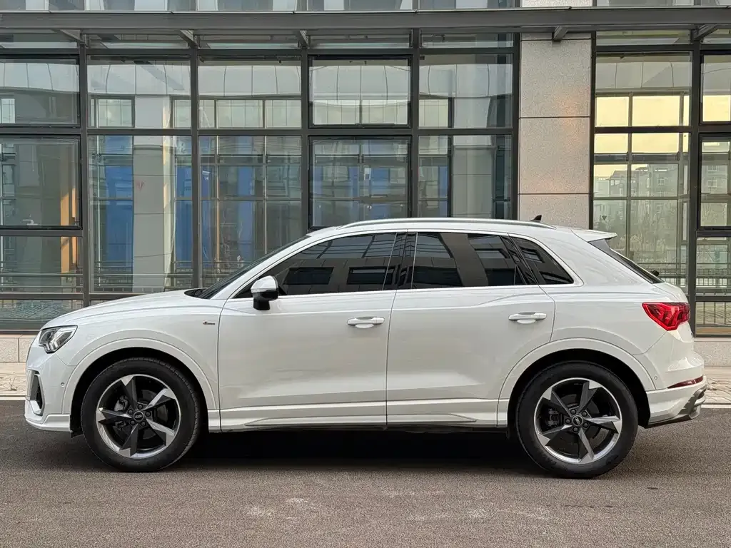Audi Q3 2022 из CN, фото 7
