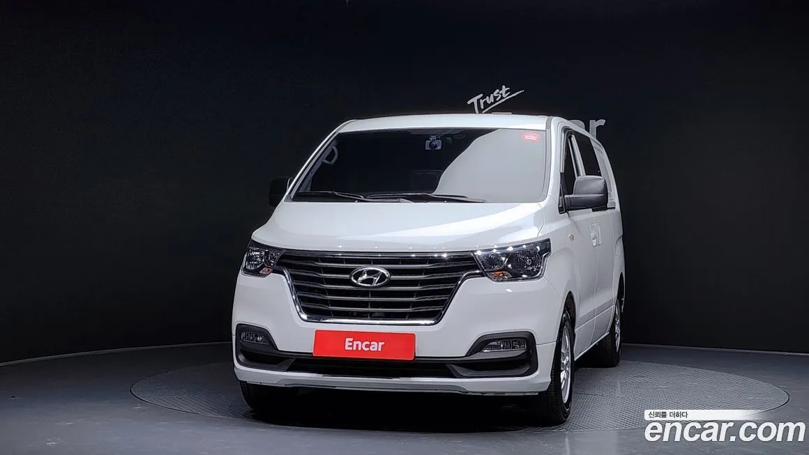 Hyundai Starex — фото 3