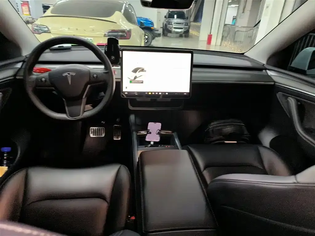 Tesla Model Y — фото 2