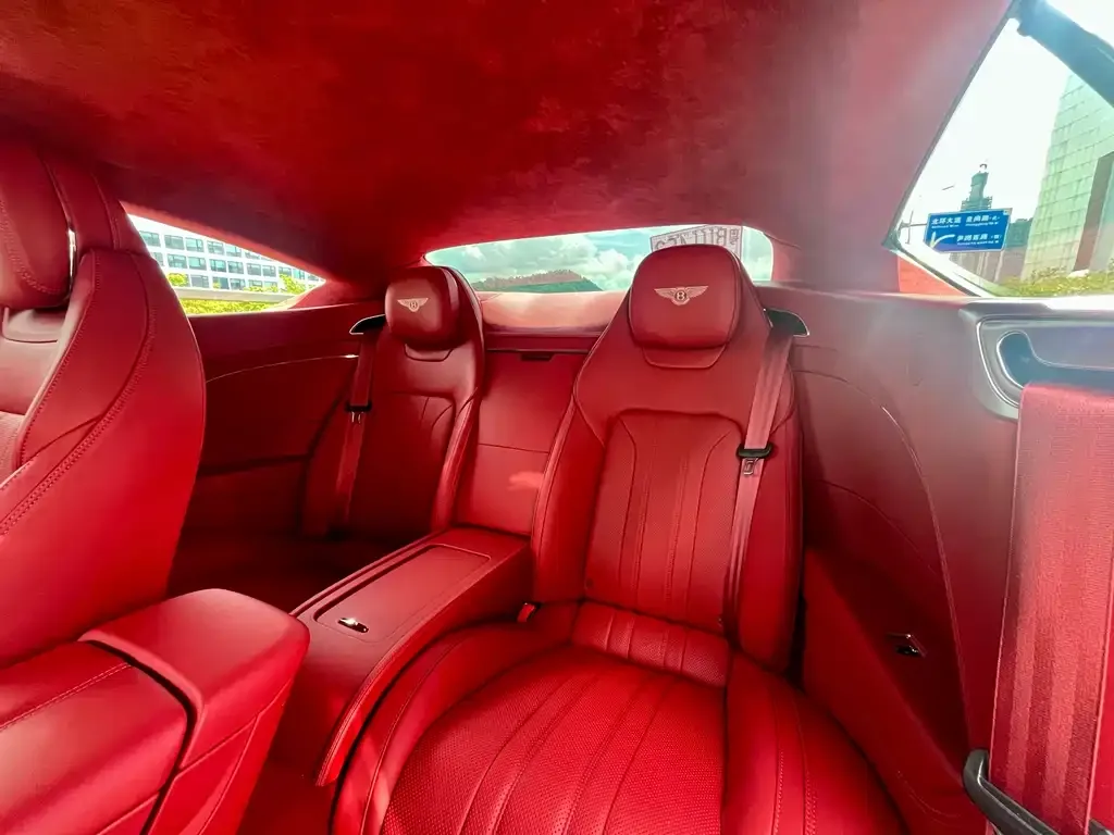 Bentley Continental 2021 из CN, фото 2