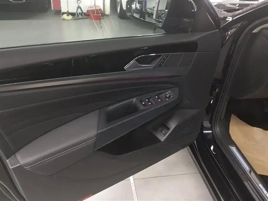 Volkswagen Passat New Energy 2023 из CN, фото 6